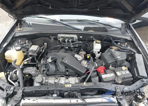 2008 Ford Escape Xlt z USA, uszkodzony, nr VIN 1FMCU931X8KE30480